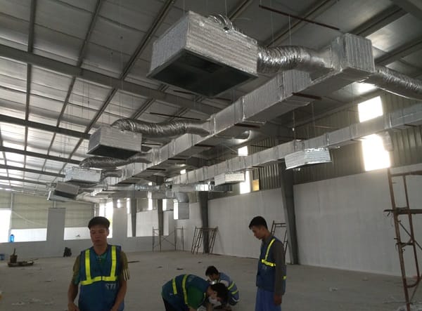 Công suất máy quá lớn so với diện tích phòng sẽ tạo ra lượng hơi ẩm dư thừa