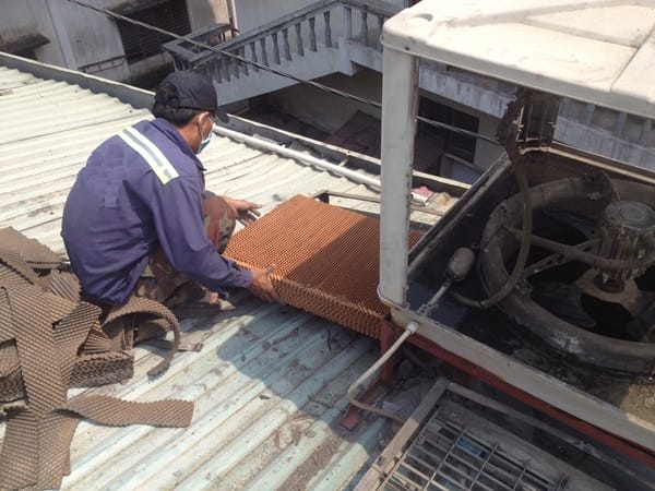 Vệ sinh và bảo dưỡng máy làm mát công nghiệp định kỳ